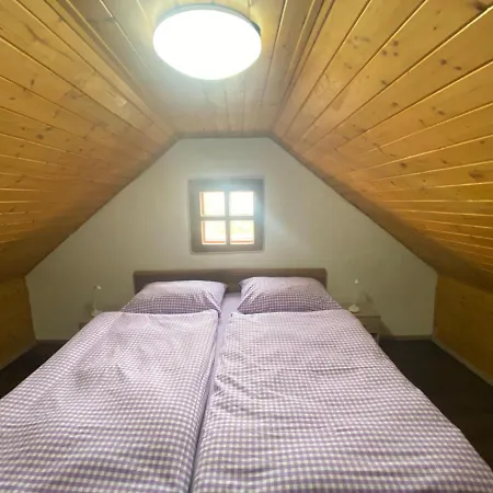 Apartmán U Splavu *